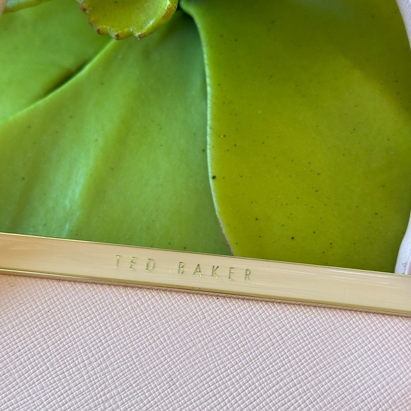 Beautiful Pink Ted Baker Handbag W/ removable long strap. EUC - Picture 10 of 11